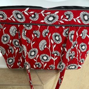 Vera Bradley travel tote. Used in great condition. Deco Daisy pattern